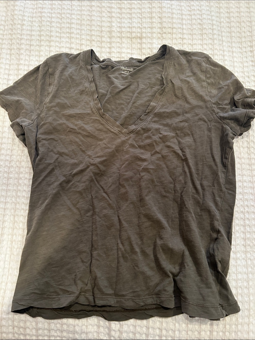 Madewell Short Sleeve V-Neck Tee in Olive